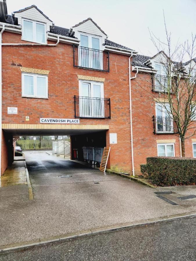 Spacious Ground Floor 2 Bedroom 2 Bathroom Flat In Hatfield Near Hertfordshire University Private Car Park Sleeps 5-6 외부 사진