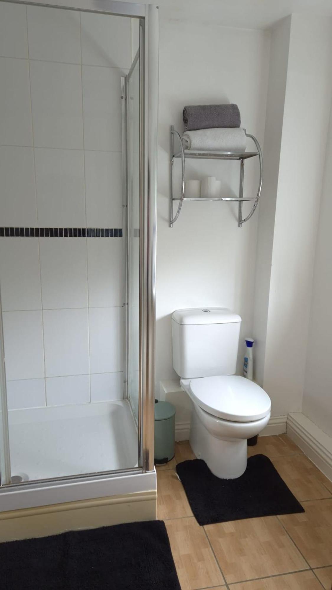 Spacious Ground Floor 2 Bedroom 2 Bathroom Flat In Hatfield Near Hertfordshire University Private Car Park Sleeps 5-6 외부 사진